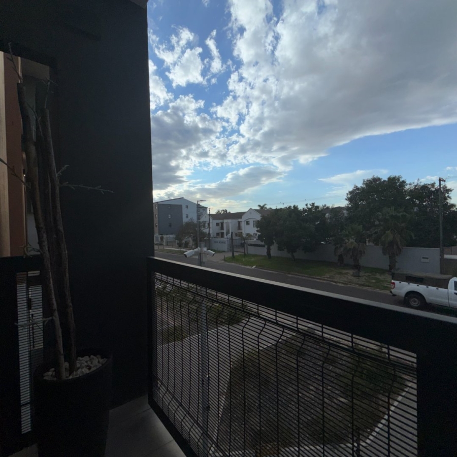 1 Bedroom Property for Sale in Table View Western Cape